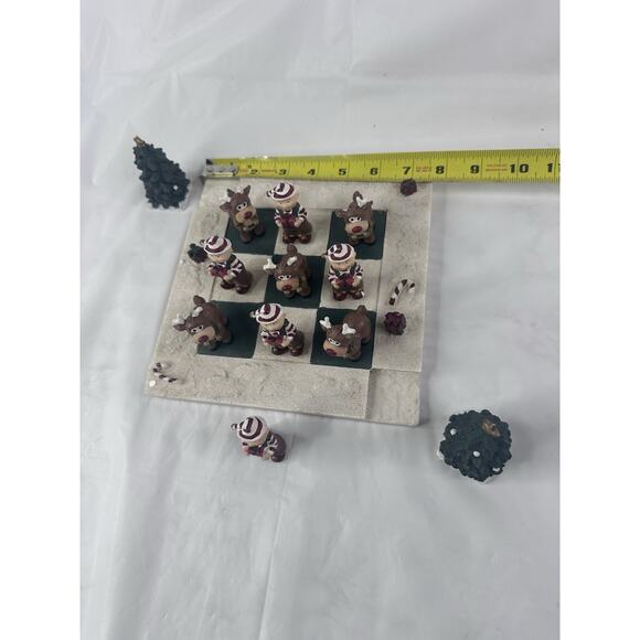 Christmas Tic-Tac-Toe Set Elves Reindeer Games Decor Resin - Picture 8 of 9
